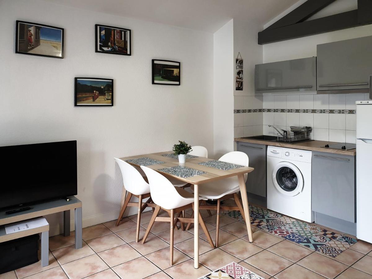 Saskoenea Apartment Хендае Екстериор снимка